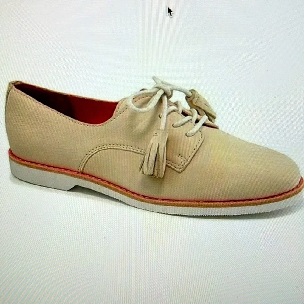 Coach Zinnia Nubuck Leather Tassel Oxford Loafer Light Sand 7 - Picture 1 of 11